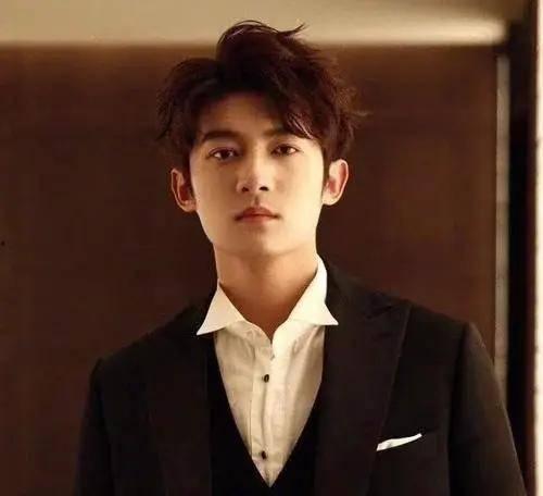 张耀圈内爆料是真的吗还是假的,真相揭秘，是实锤还是谣言？